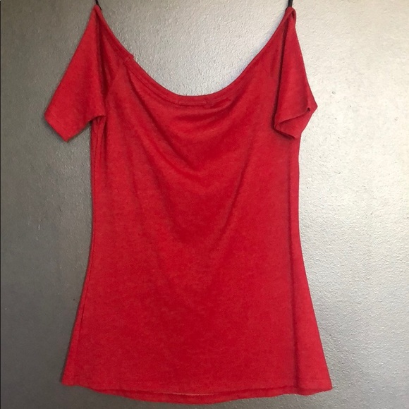 Guess off shoulder red top - Picture 2 of 2